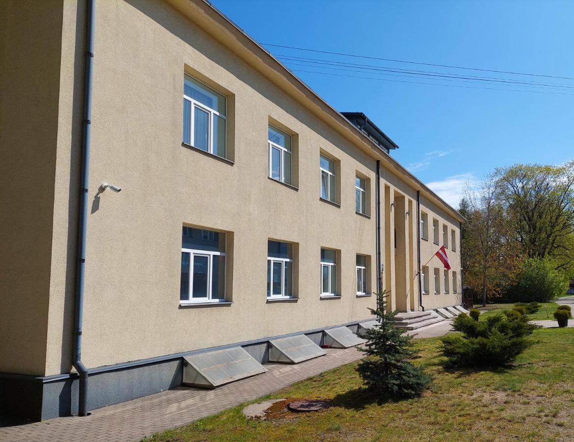 Happy Hotel Рига Экстерьер фото
