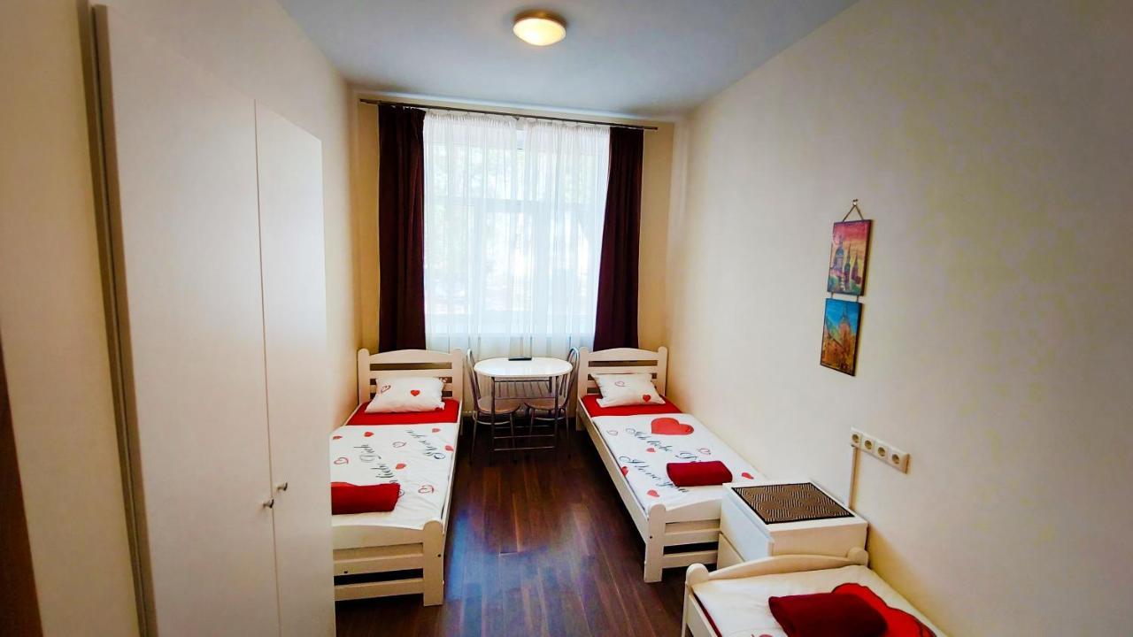 Happy Hotel Рига Экстерьер фото