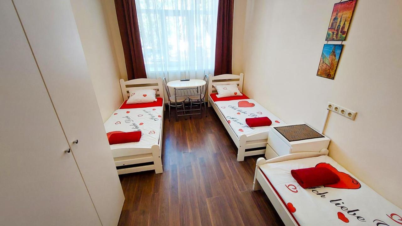 Happy Hotel Рига Экстерьер фото