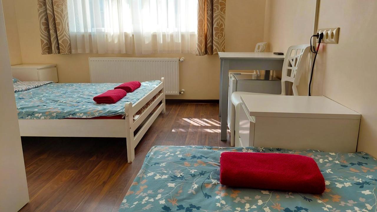 Happy Hotel Рига Экстерьер фото
