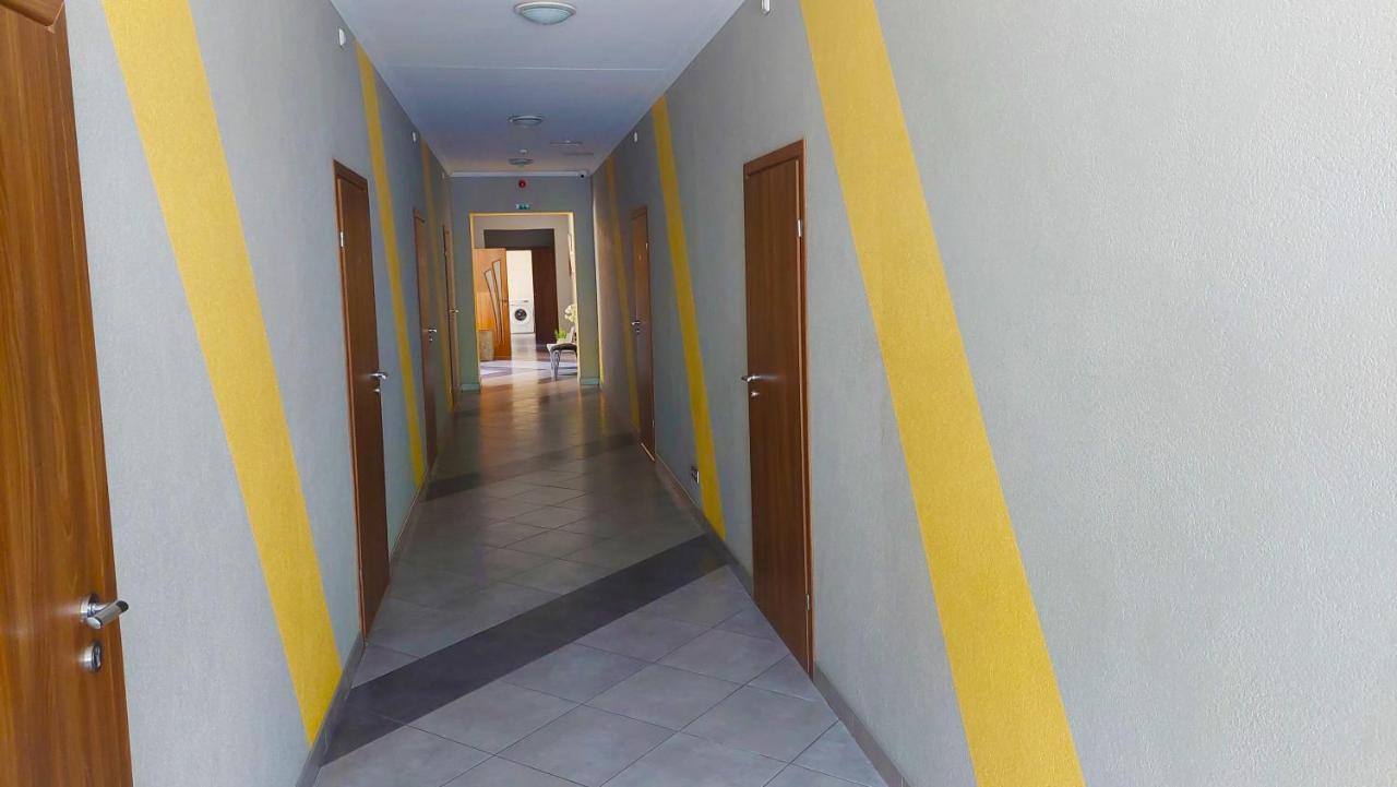 Happy Hotel Рига Экстерьер фото