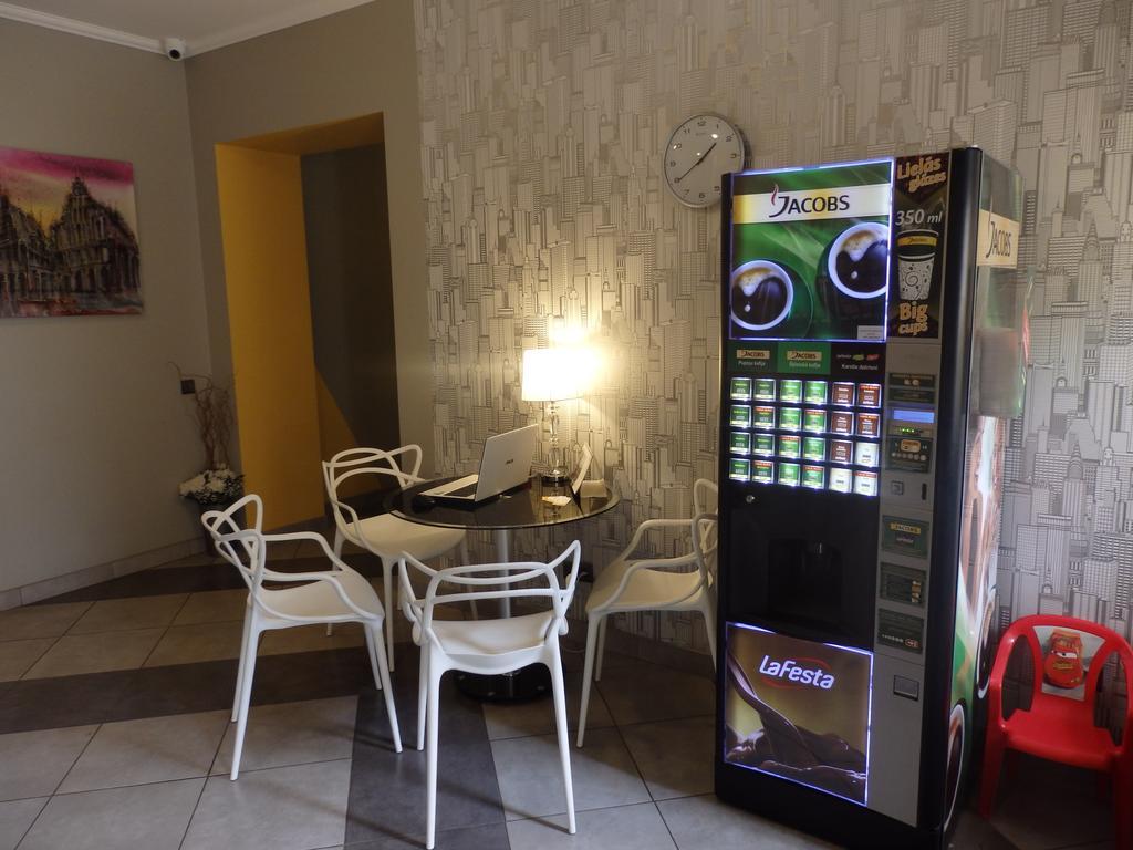 Happy Hotel Рига Экстерьер фото