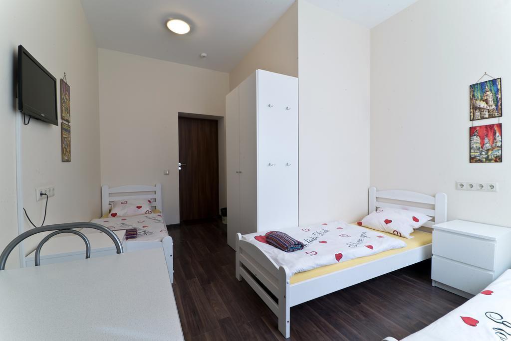 Happy Hotel Рига Экстерьер фото