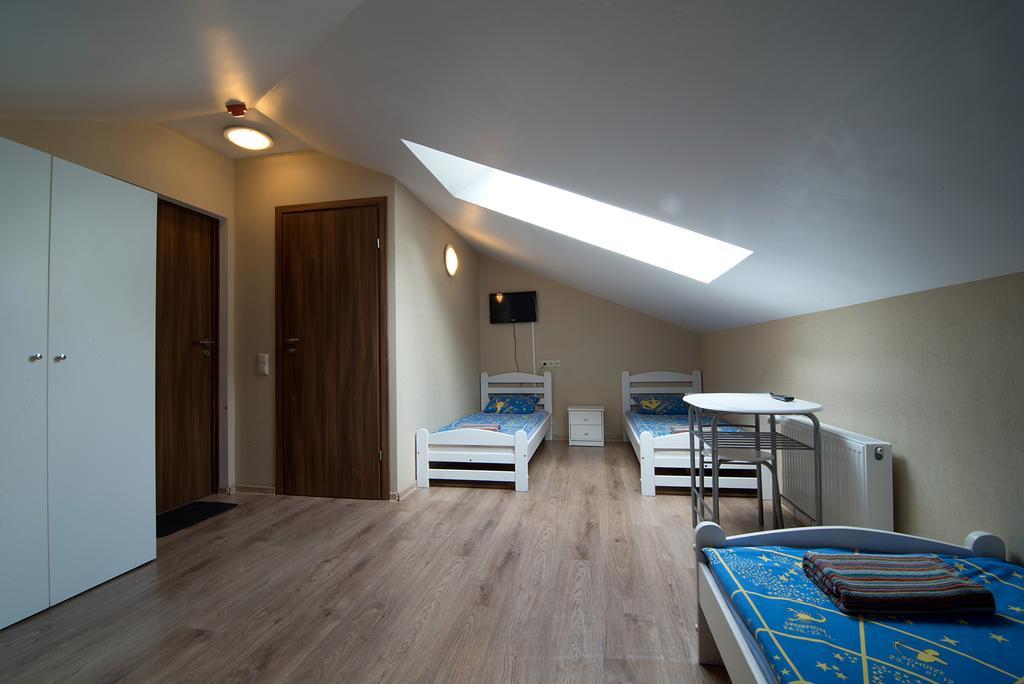 Happy Hotel Рига Экстерьер фото