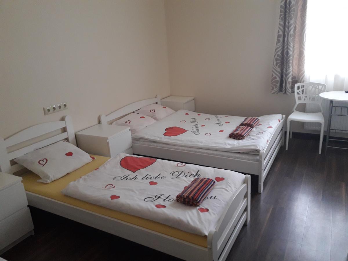 Happy Hotel Рига Экстерьер фото
