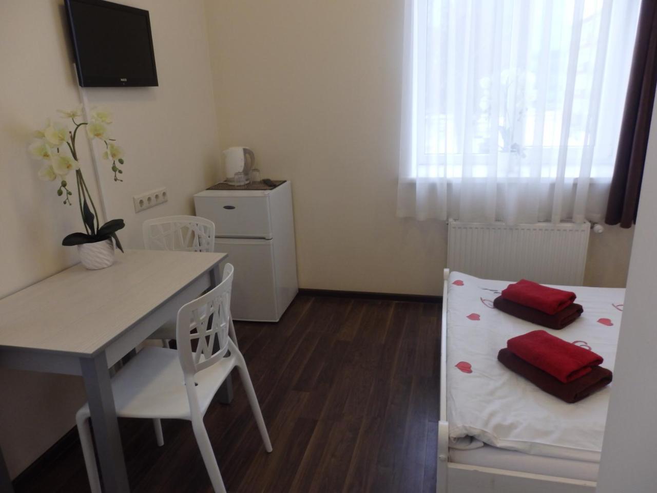 Happy Hotel Рига Экстерьер фото